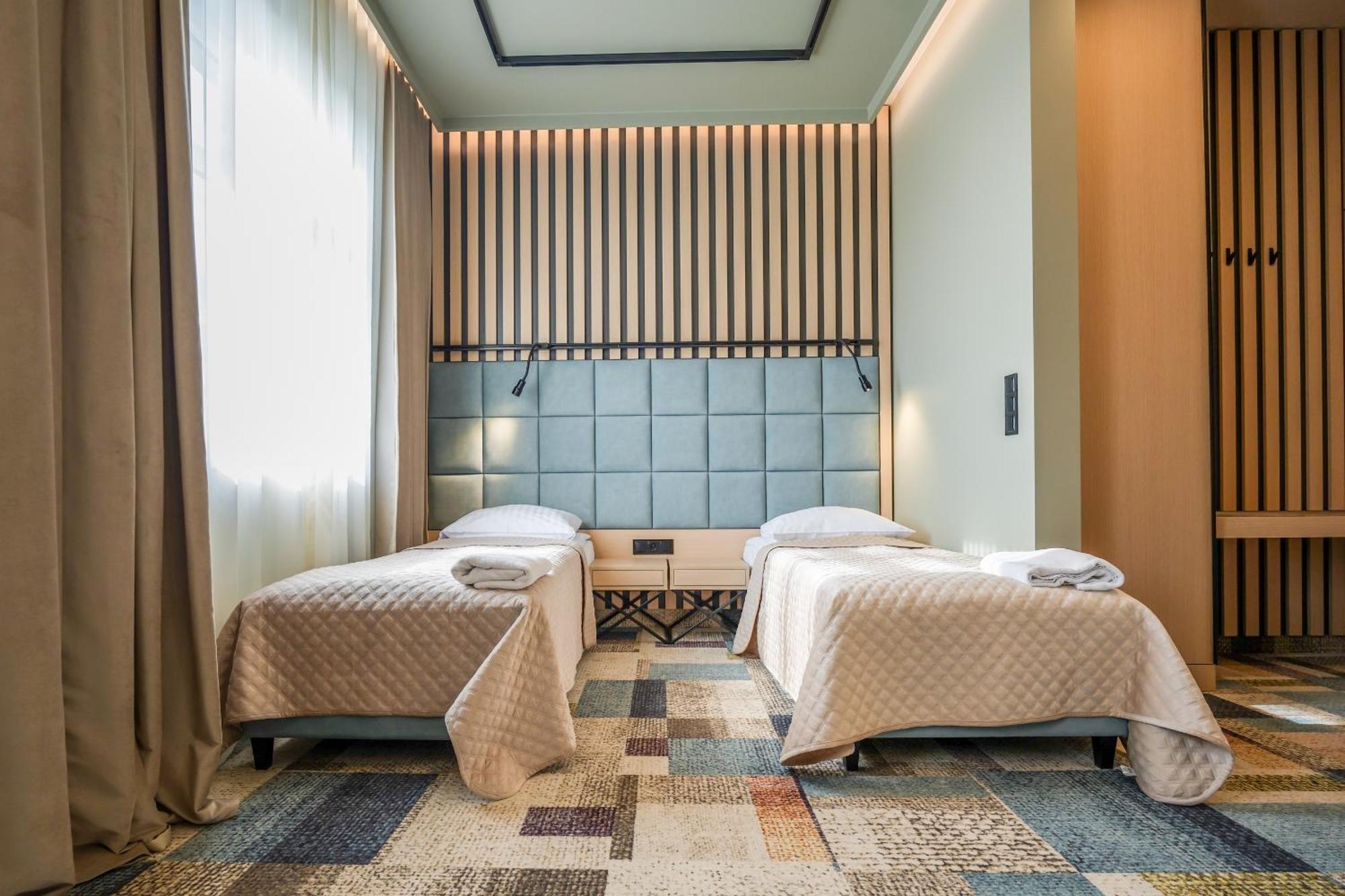 Hotel Jarota Яроцин Экстерьер фото