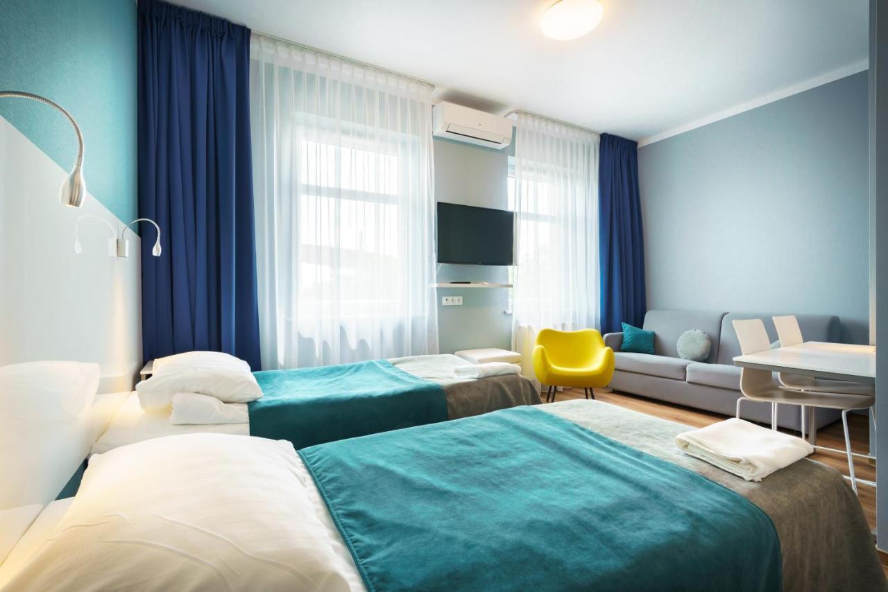 Hotel Jarota Яроцин Экстерьер фото